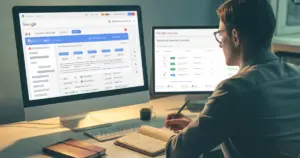 Stručnjak analizira AI Mode i AI Overviews rezultate u Google pretrazi na monitoru